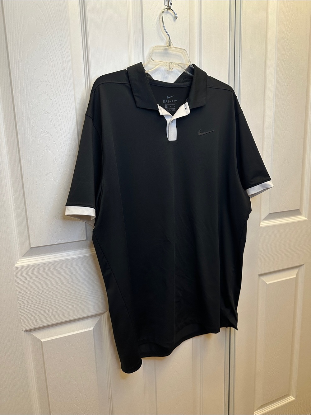 Nike Men’s Black Polo with White Trim Poly Spandex Blend comfort